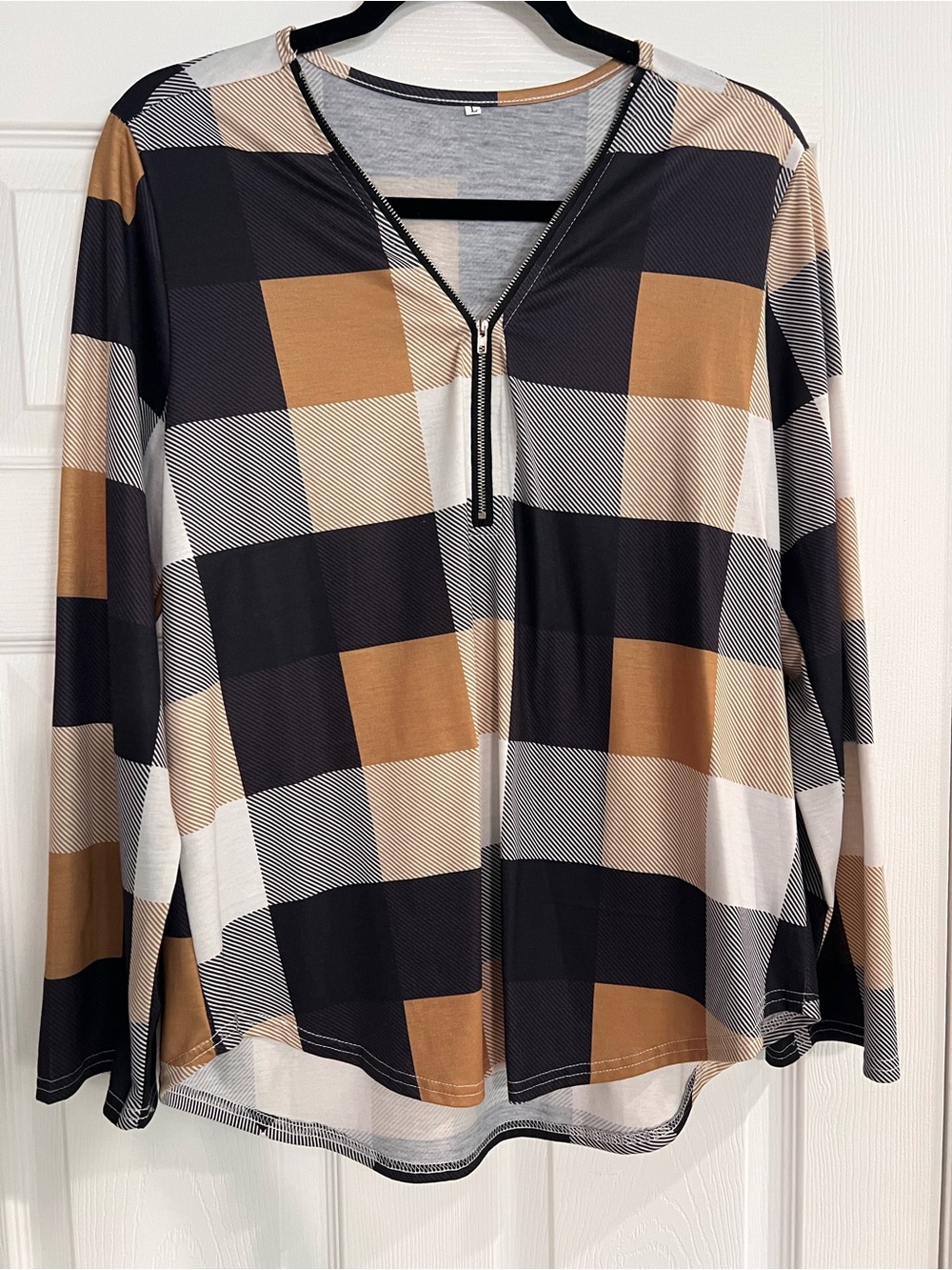 Plaid Zip-Front Long Sleeve Top - Black & Tan